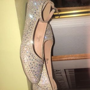 Chase and Chloe flats size 7